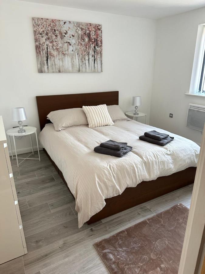 2 Bed Modern Apartment Swansea Extérieur photo