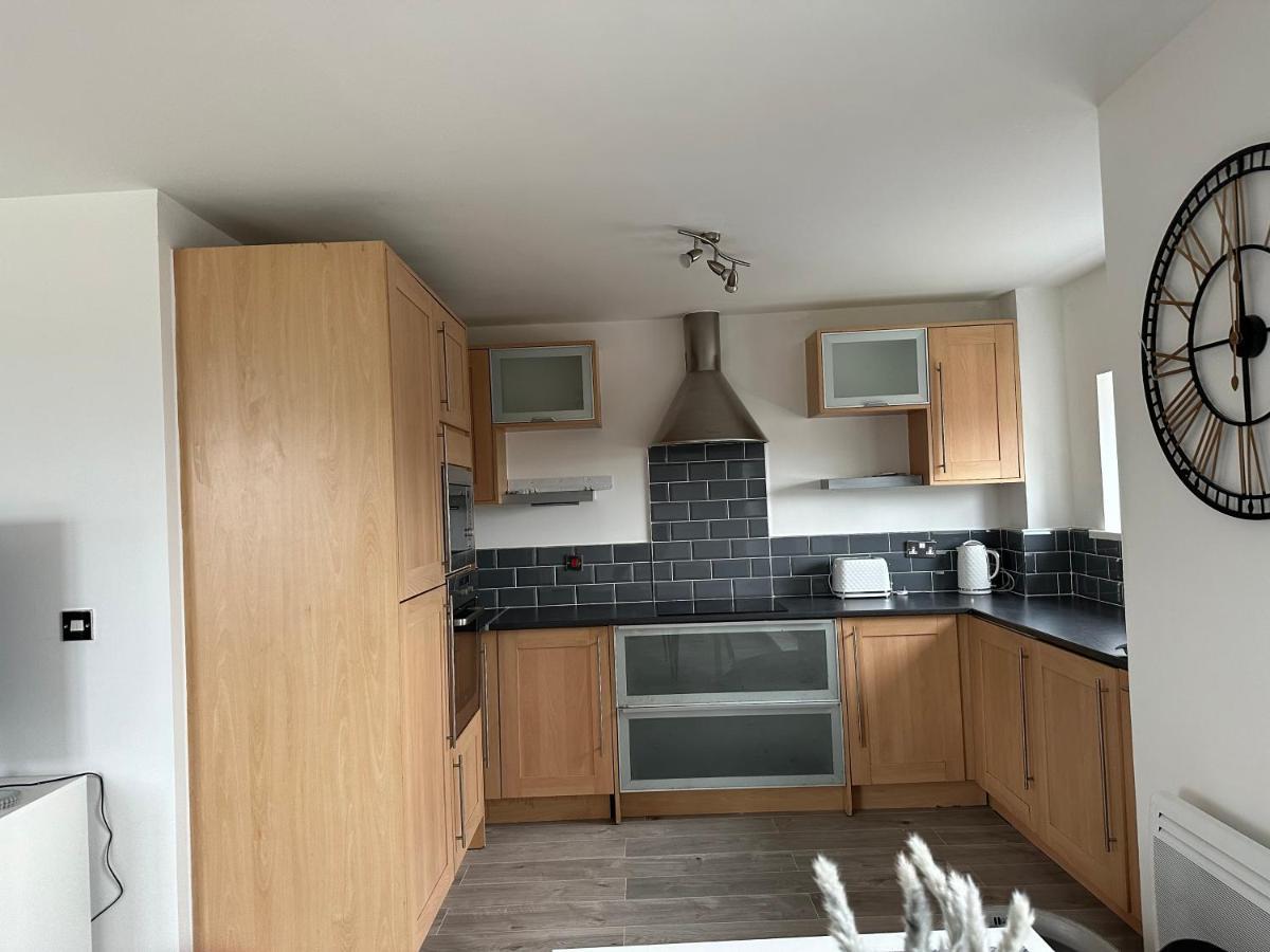 2 Bed Modern Apartment Swansea Extérieur photo