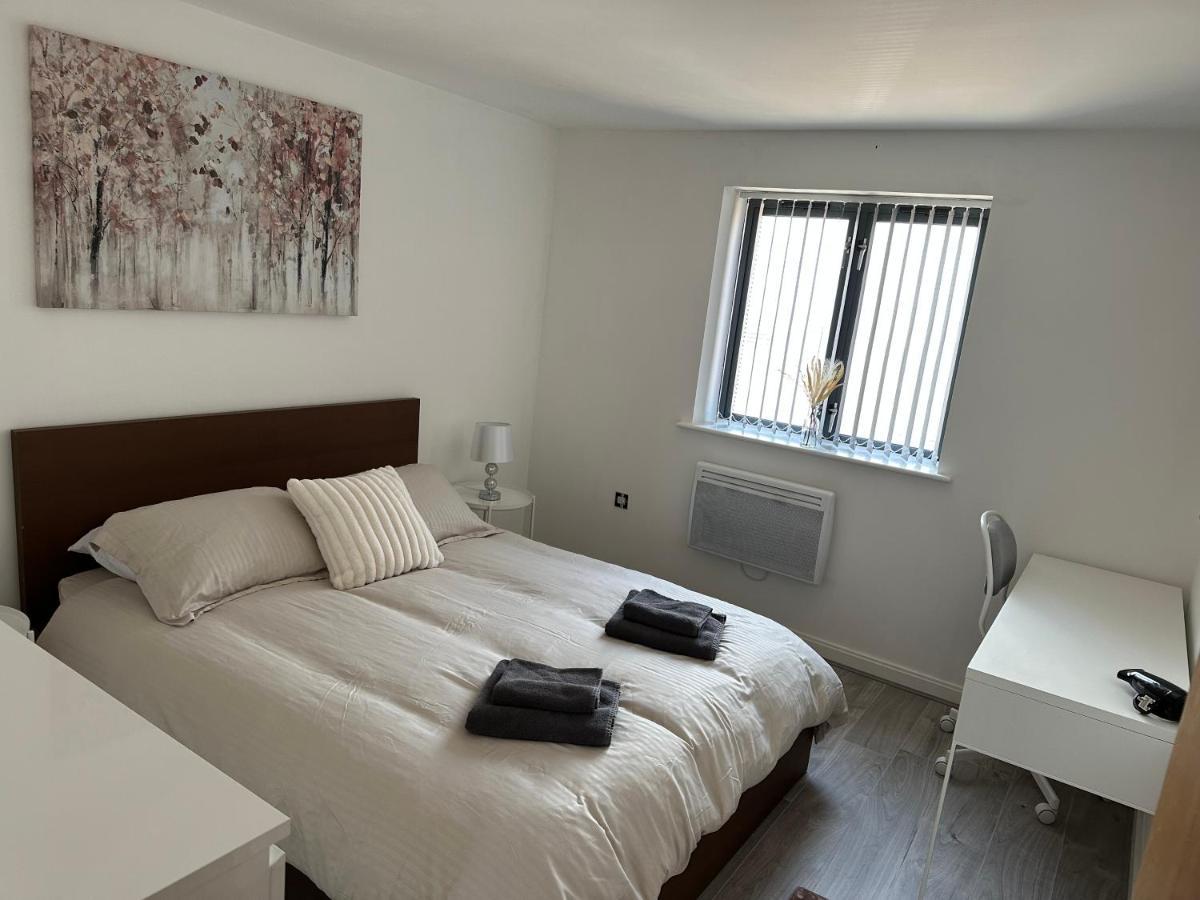 2 Bed Modern Apartment Swansea Extérieur photo